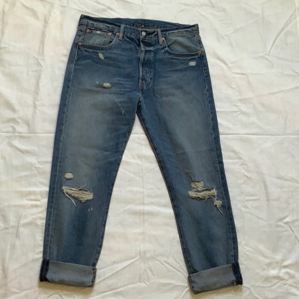 NWOT Levi’s retro style distressed light wash 501